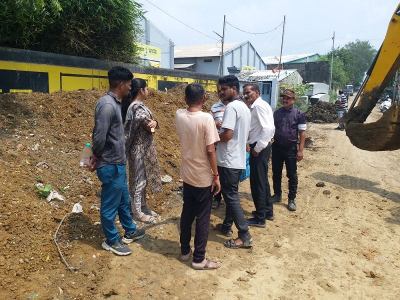 NAPA's 200 meter rising pipeline coming between the bridge, work stuck