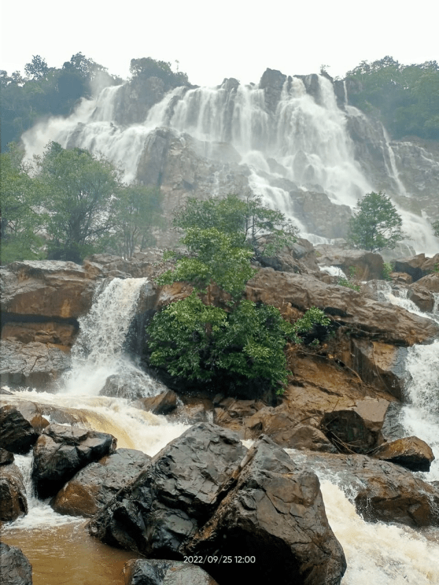 bahubali waterfall 