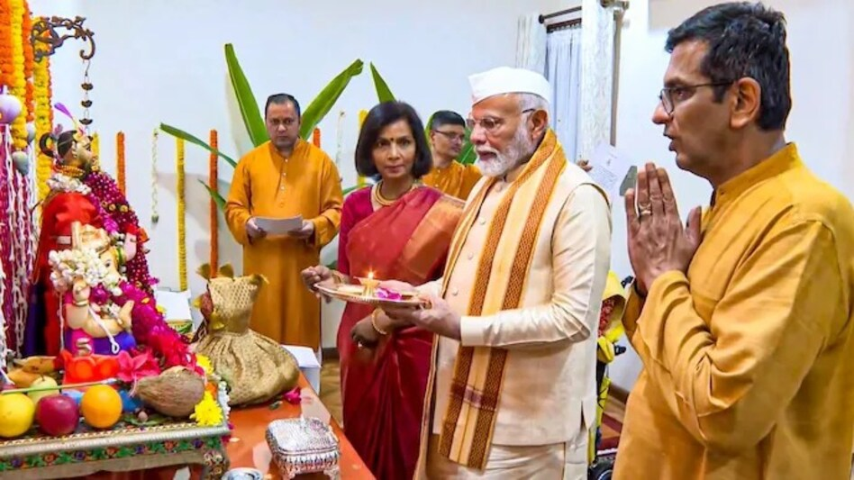 PM Modi performing Ganpati puja at CJI residence