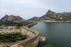 Jawai Dam: कभी पाली की प्यास बुझाने के लिए चलानी पड़ती थी वाटर ट्रेन, अब जवाई
बांध में आ चुका है इतना पानी - image