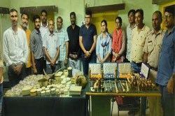 Rajasthan News: राजस्थान में वन्यजीव तस्करी का भंडाफोड़, 70 लाख के हाथी दांत,
बघेरे के सिर के आयटम पकड़े - image