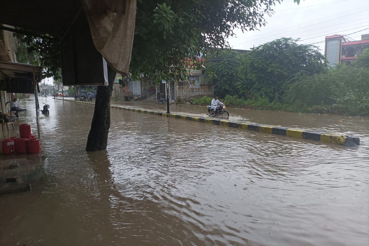 कोटपूतली में तेज बारिश से जनजीवन अस्त-व्यस्त, शहर की सडक़ें और गलियां लबालब
