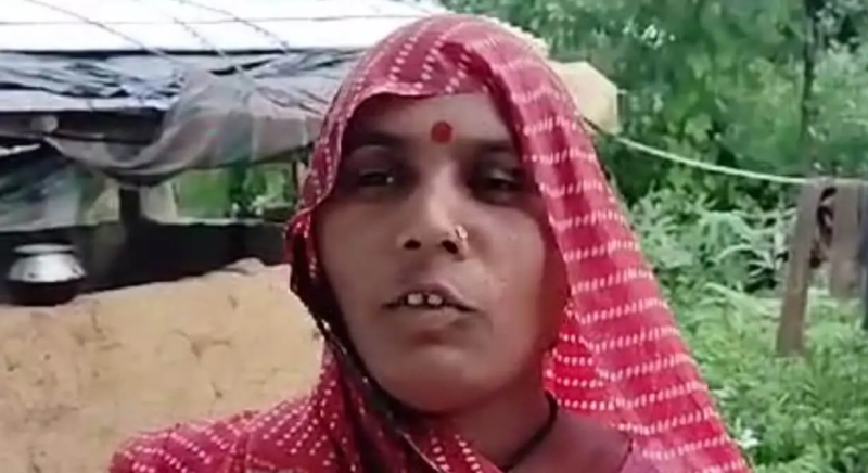 Kusumi Bai of Amarpur narrated the story of Yamraj to Umaria Collector Dharendra Kumar Jain