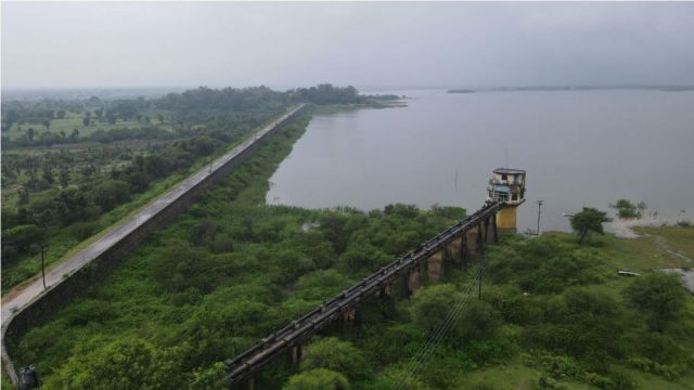 meja dam