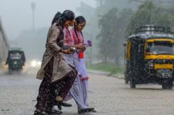 UP Rain: आज और कल इन जिलों में रौद्र रूप दिखाएगी बारिश, मौसम विभाग ने जारी किया
ऑरेंज अलर्ट  - image