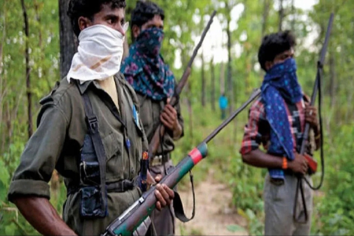 CG Naxal arrested: सुरक्षाबलों को मिली बड़ी सफलता, 13 सक्रिय नक्सली गिरफ्तार…