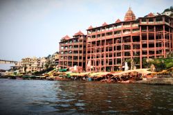 सिंहस्थ-2028 की तैयारी : ओंकारेश्वर समेत प्रदेशभर के मंदिरों में पुजारियों की
होंगी नियुक्तियां - image