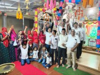 उत्तर कर्नाटक के विभिन्न इलाकों से हुब्बल्ली स्थित संत राजेश्वर भगवान मंदिर में दर्शन के लिए पहुंचे भक्तगण।