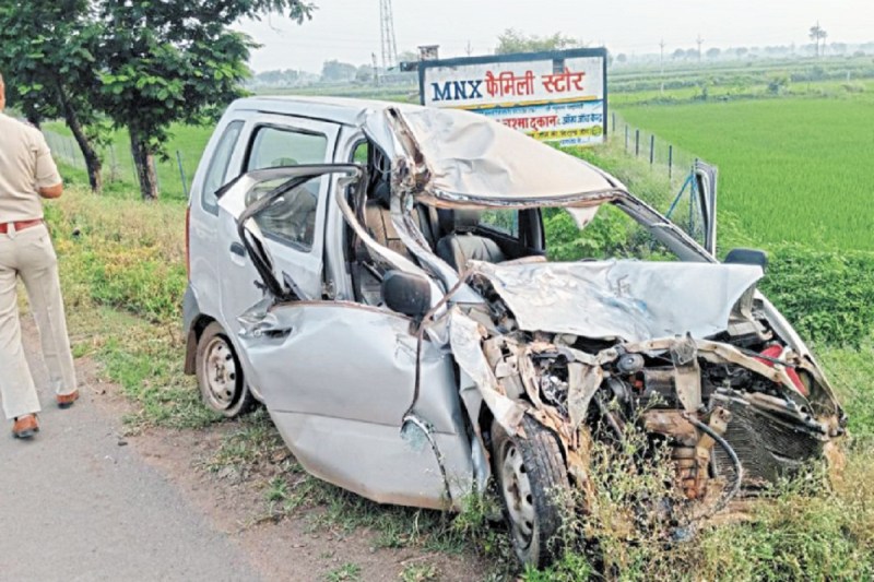 cg road accident in kawardha