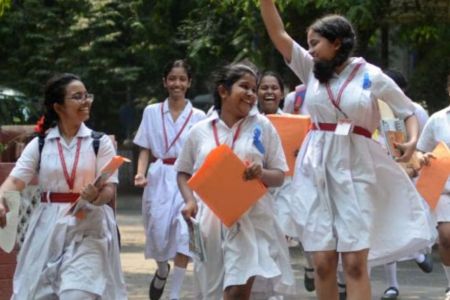 Sanitary Pads: छह से आठ तक छात्राओं को स्कूल में मिलेगी बड़ी सुविधा, योगी सरकार ने जारी किया बजट