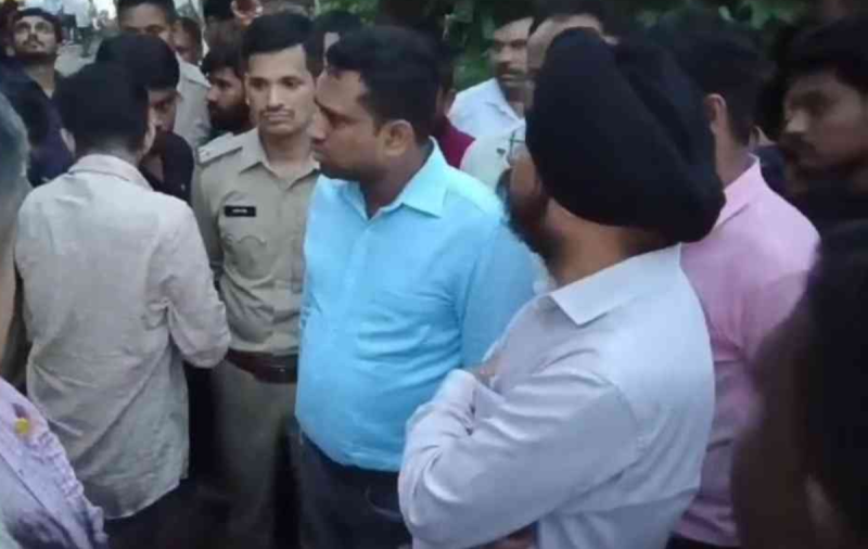 People were terrified by the explosion in Simrol on Indore Khandwa National Highway