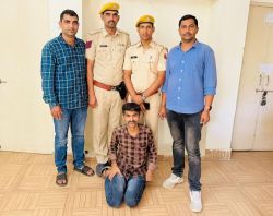 पुलिस ने 7 दिन में 5500 किमी तक किया पीछा, 6 साल से फरार अपराधी नेपाल बॉर्डर से
दबोचा - image