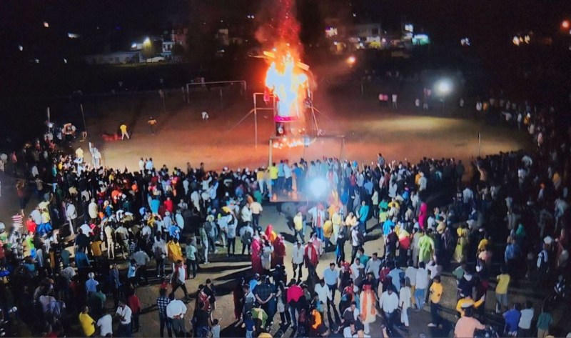 धू-धू करके जल गया रावण