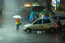 UP Rain: 12 अक्टूबर के बाद  लखनऊ समेत UP में बदलेगा मौसम, आज से दिखा असर, बारिश
को लेकर IMD का लेटेस्ट अपडेट - image