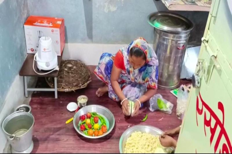 स्कूलों में न्यूनतम मजदूरी मिलने के बाद भी श्रम साधकों की दीवाली फीकी Even after getting minimum wages in schools, Diwali of labor seekers pales