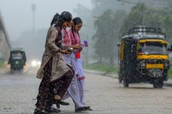 UP Rains: सावधान! सनसनाती  आ रही आफत, जानिए यूपी के मौसम को लेकर IMD की नई
भविष्यवाणी - image