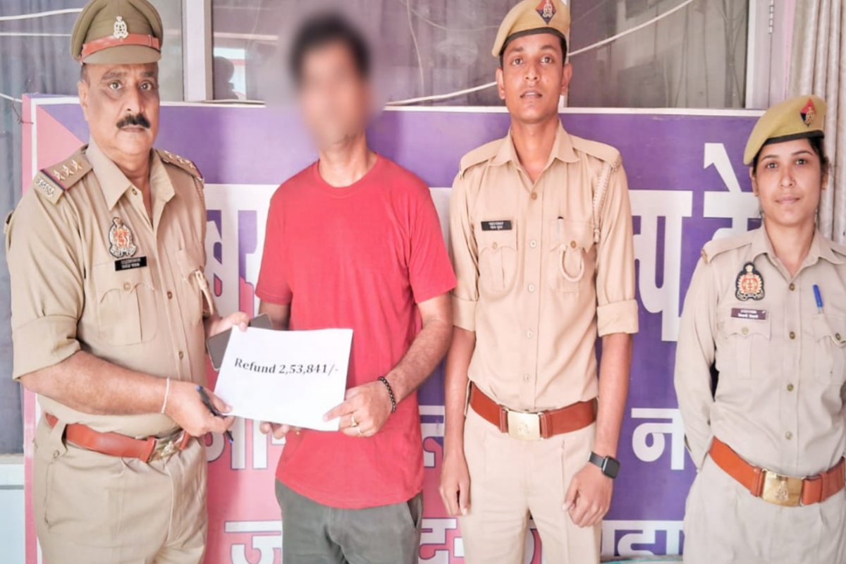 Cyber crime: पुलिस ने साइबर ठगों से वापस कराये ढाई लाख से अधिक की रकम, पीड़ित के
चेहरे पर लौटी मुस्कान, ऐसे रहे सावधान