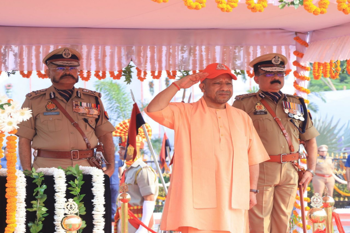 Police Memorial Day Video: ‘पुलिस स्मृति दिवस’ के अवसर पर पुलिस लाइन पहुंचे
मुख्यमंत्री  