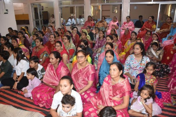 Dandiya and Garba dances were celebrated on the last day of Navratri