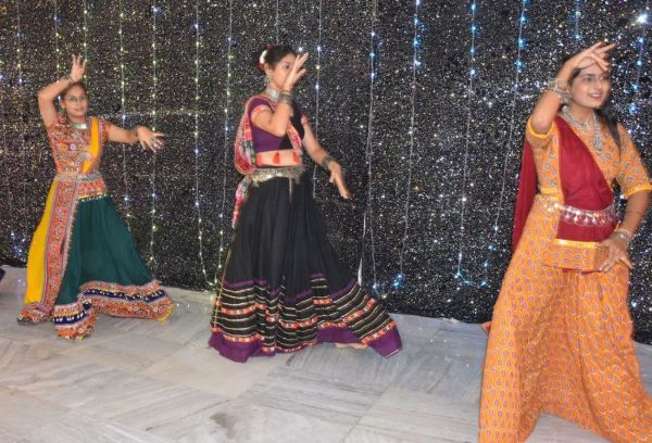 Dandiya and Garba dances were celebrated on the last day of Navratri
