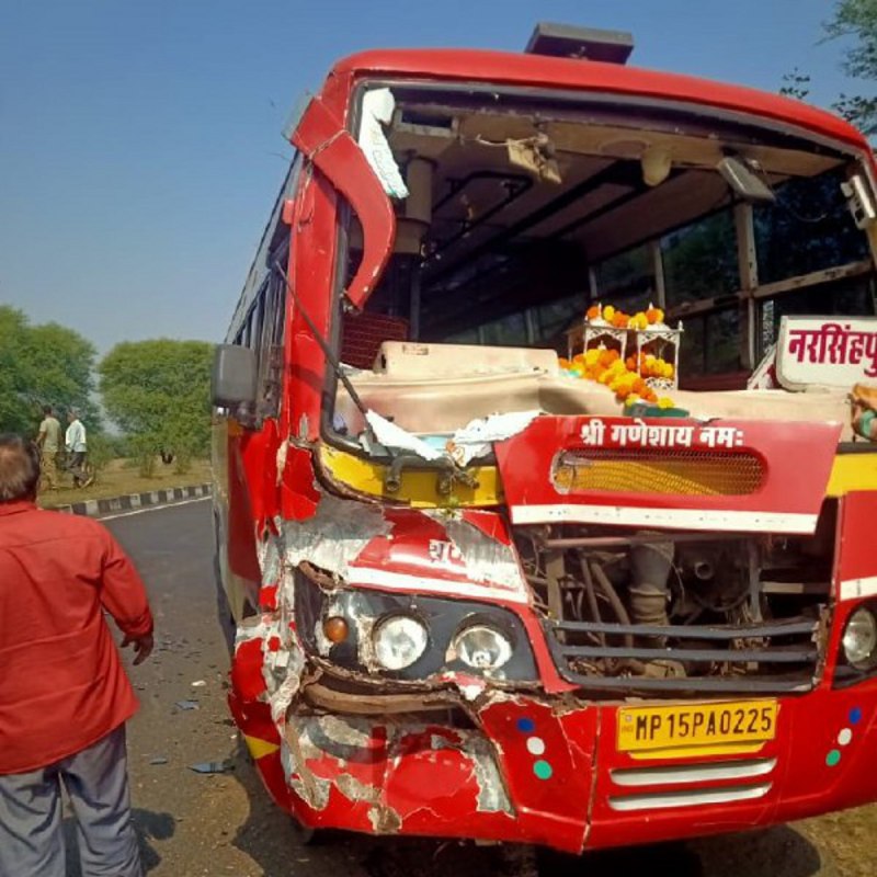 हादसाग्रस्त बस