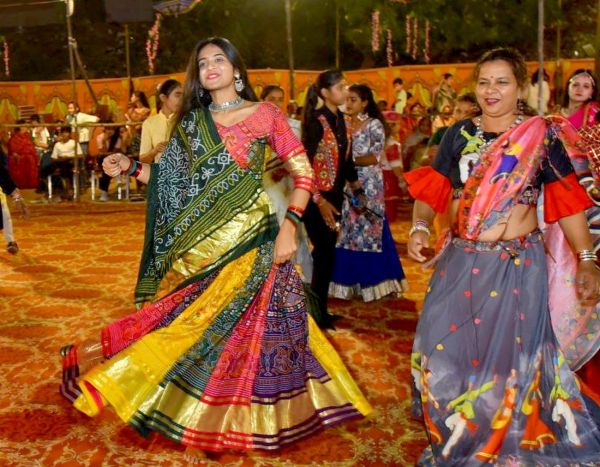 Dandiya and Garba dances were celebrated on the last day of Navratri