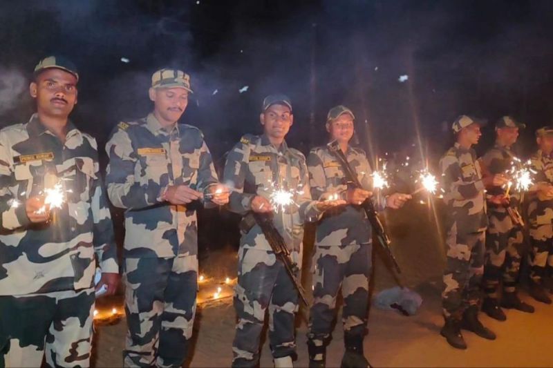 BSF soldiers celebrated Diwali near Indo-Pak border