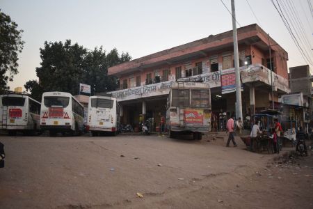 बेटिकट यात्रा कराने पर धौलपुर डिपो के  3 परिचालक निलंबित 3 conductors of Dholpur depot suspended for conducting ticketless journey