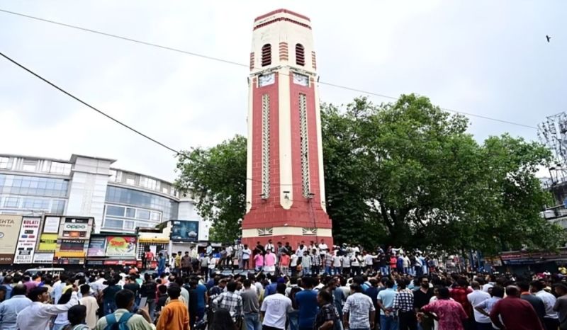 A case has been registered against 400 people for blocking the clock in Dehradun