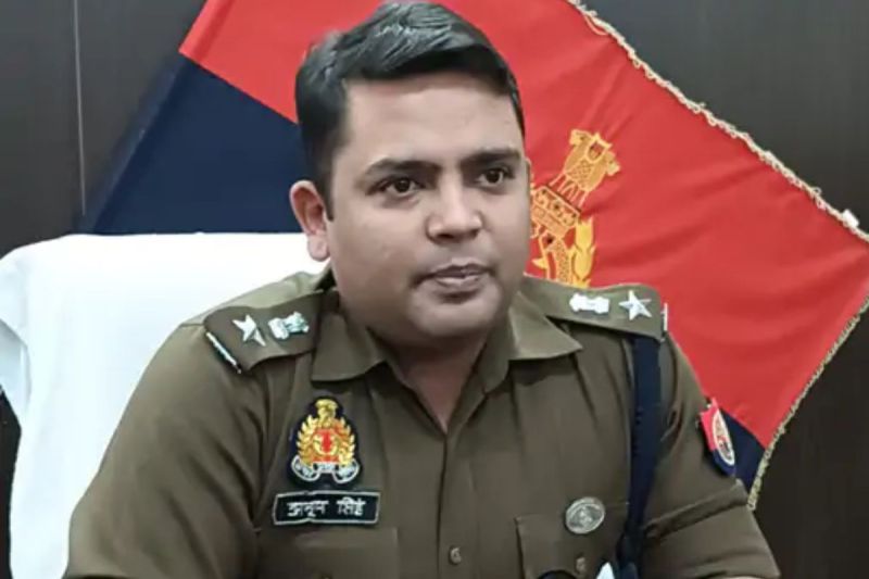 Amethi Murder Case: अमेठी मर्डर केस में आया नया मोड़, पति-पत्नी और बच्चों की हत्या में प्रेमी की एंट्री, राहुल गांधी ने…