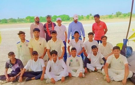 जीत के बाद बांसवाड़ा क्रिकेट टीम।