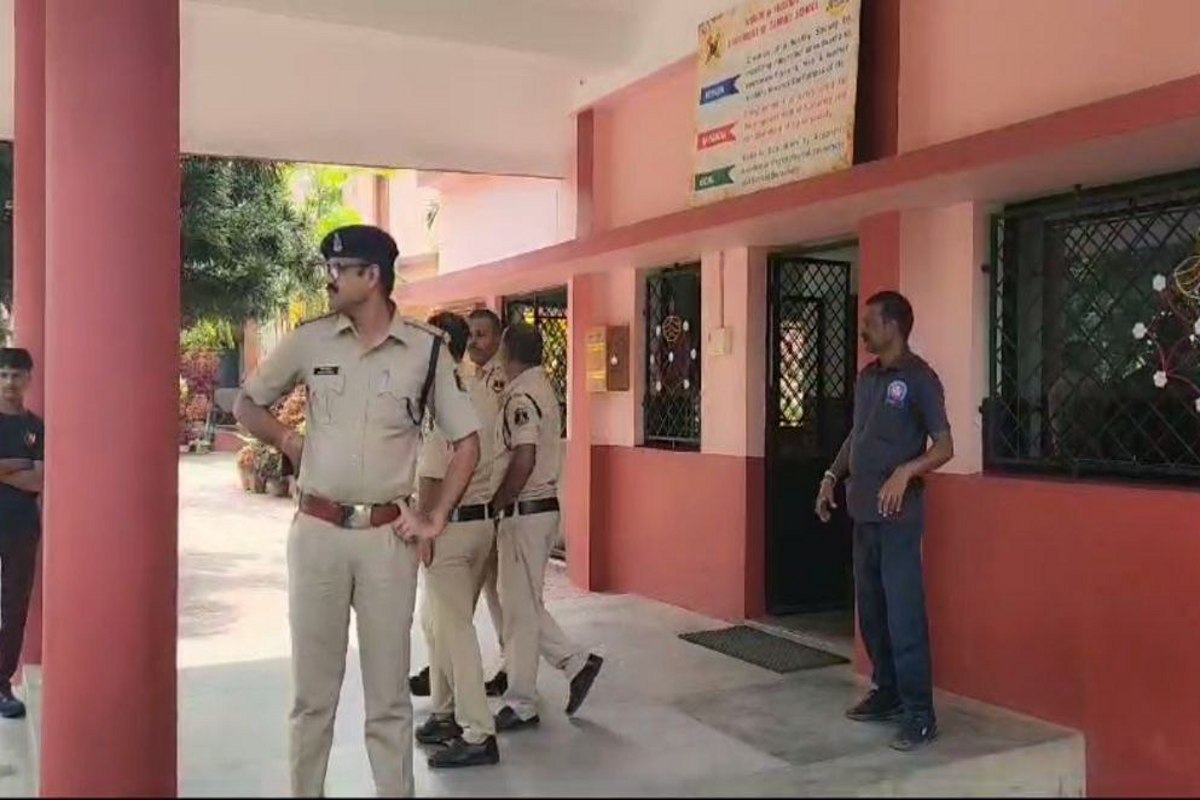 Carmel school: कार्मेल स्कूल प्रबंधन के खिलाफ एक्शन में कलेक्टर, कक्षा संचालन की अनुमति निरस्त करने शिक्षा सचिव को लिखा पत्र