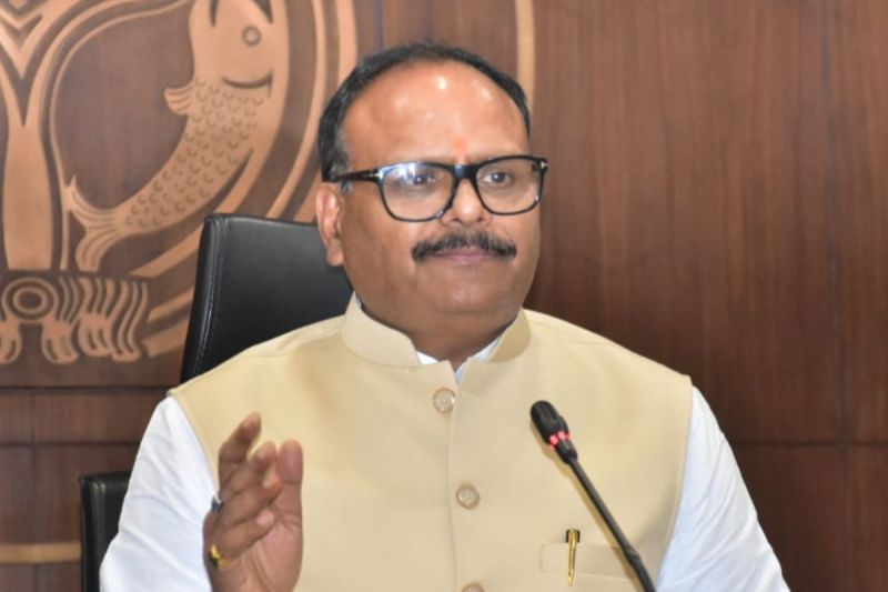 Deputy CM Brajesh Pathak: गोमती घाट का निरीक्षण करने पहुंचे डिप्टी सीएम, दिवाली और छठ पूजा पर इन कर्मचारियों की छुट्टियां कैंसिल