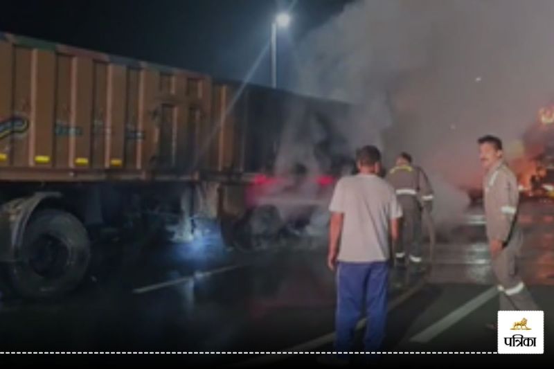 Fire broke out after collision between two trucks in Amroha one driver death