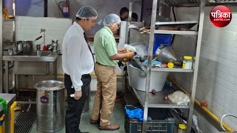 Food department team raided shops in Amroha