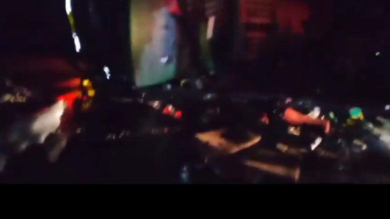 आगरा लखनऊ एक्सप्रेसवे पर दुर्घटनाग्रस्त बस