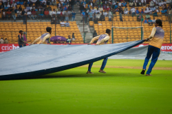 Ind vs NZ day 3 weather update: क्या बारिश बचा पाएगी भारतीय टीम की लाज? या आज
फिर तेज गेंदबाजों को मिलेगी स्विंग, आज ऐसा होगा बेंगलुरु का मौसम - image