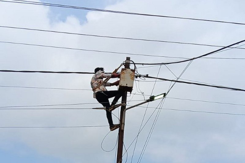 company is cutting off electricity due to non-payment of bills