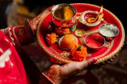 Karwa Chauth: उत्तर प्रदेश का वो गांव जहां नहीं मनाया जाता करवा चौथ, जानिए 200
साल पुराना वो वाकया  - image