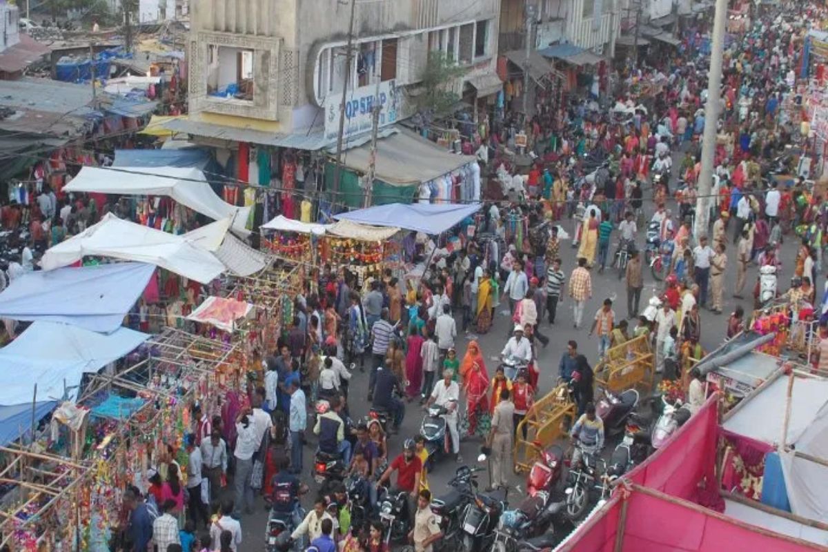 Forecast: अगले तीन दिन होगी ‘धन वर्षा’, ‘चेतावनी’: कई क्षेत्रों में ऑफर्स की
भारी बारिश की संभावना