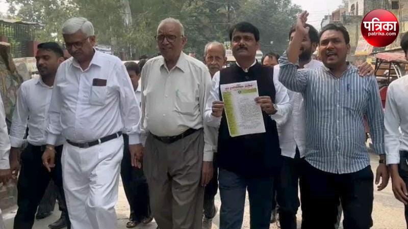 Lawyers took to streets in Bijnor with their demands