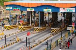 Toll Tax: टोल टैक्स कंपनियों की मौज ही मौज, रोज 2 लाख लोग करा रहे फायदा - image