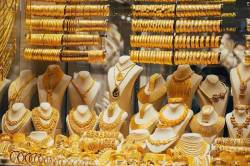 Gold Price Today: धड़ाम से गिरे सोना-चांदी के रेट, 24 कैरेट की कीमतें हुई कम - image