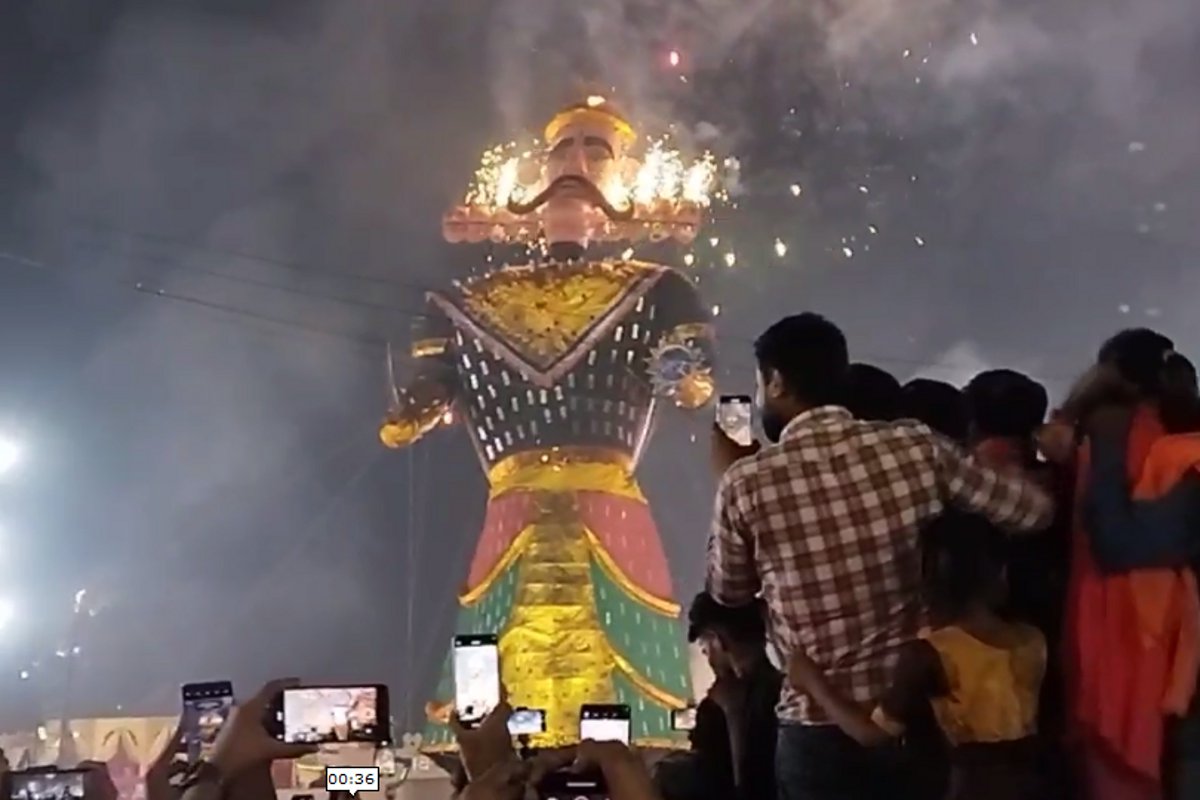 Dussehra Mela Kota : डोली भूमि गिरत दसकंधर, छुभित सिंधु सरि दिग्गज भूधर…