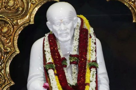 Sai Baba Idol row
