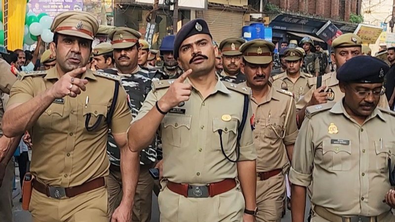 Sambhal SP took swift action, 4 inspectors were put in line
