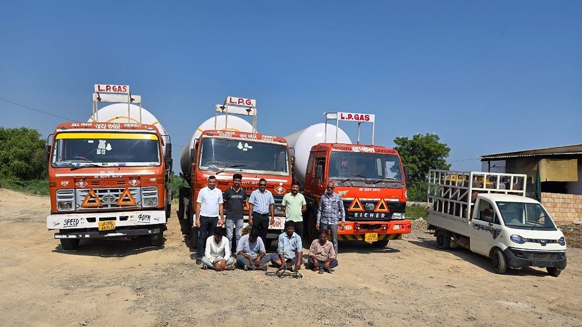 Ahmedabad: मालवण-विरमगाम हाईवे पर एलपीजी टैंकरों से गैस चुराने वाले गिरोह का
पर्दाफाश Post