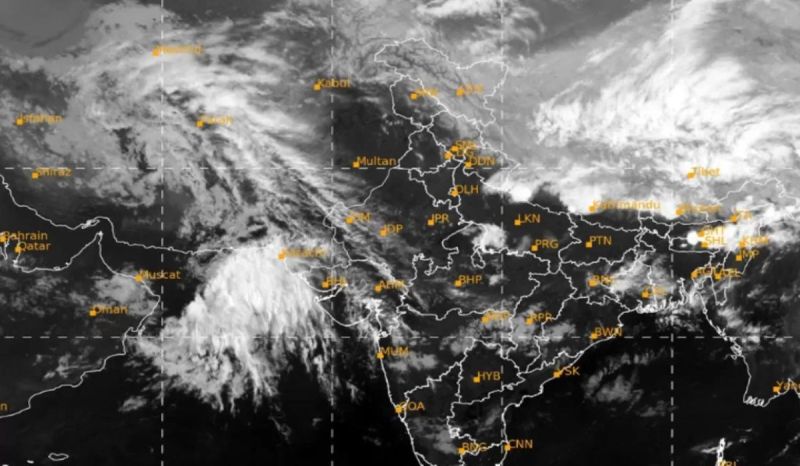 There is a possibility of rain in UP and Uttarakhand due to active western disturbance