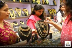 Today Gold-Silver Price: जानिए करवा चौथ से पहले सोने और चांदी के भाव, राजस्थान
से मुंबई तक 22 कैरेट गोल्ड के ताजा रेट यहां देखिए - image