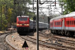 Train News: जोधपुर-भोपाल एक्सप्रेस 8 नवंबर से तीन दिन रद्द, 5 अन्य ट्रेनें भी
प्रभावित - image